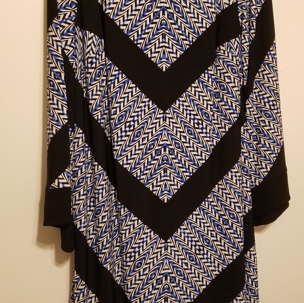 Dress - Picture 2 of 7